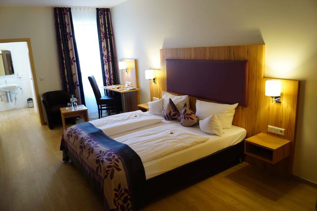 Sutter'S Landhaus Hotel Gensingen Esterno foto